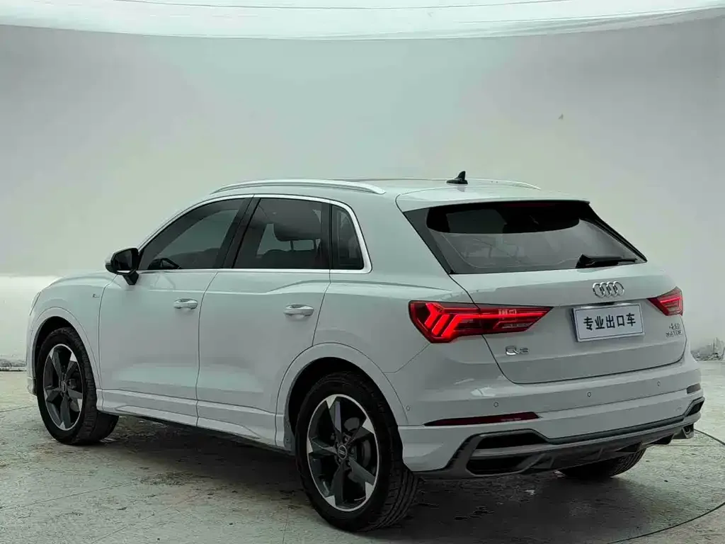 Audi Q3 — фото 6