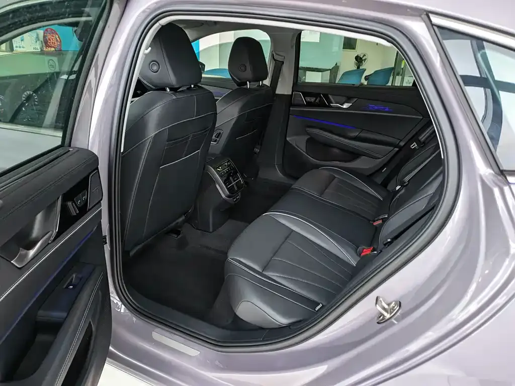 Volkswagen Passat — фото 9