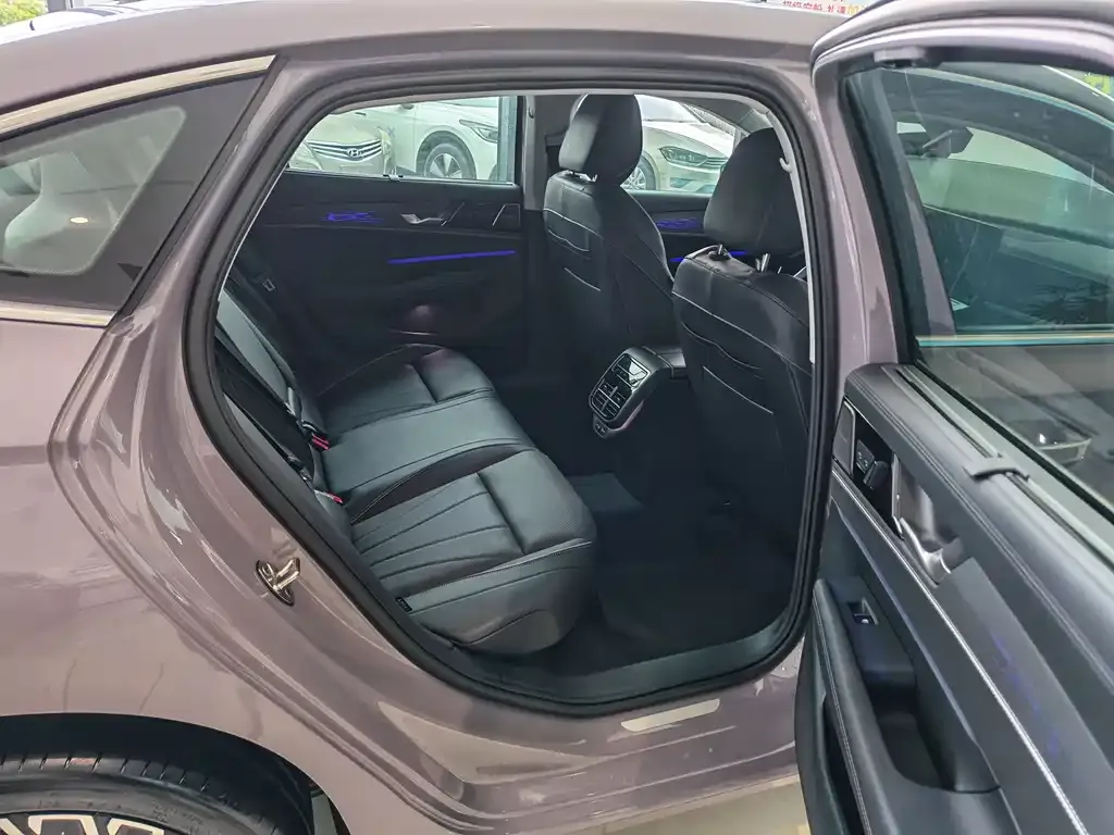 Volkswagen Passat — фото 8
