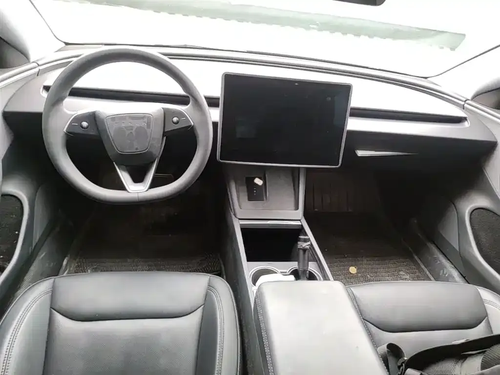 Tesla Model 3 — фото 5