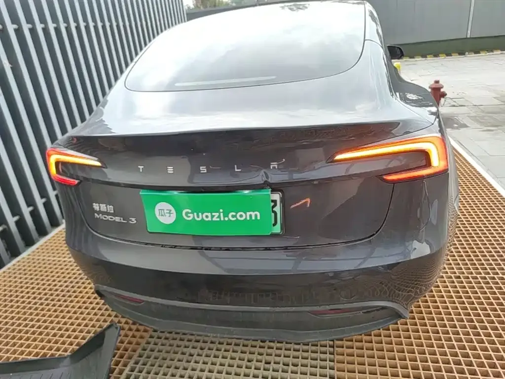 Tesla Model 3 — фото 6