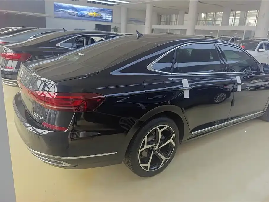 Volkswagen Passat — фото 8