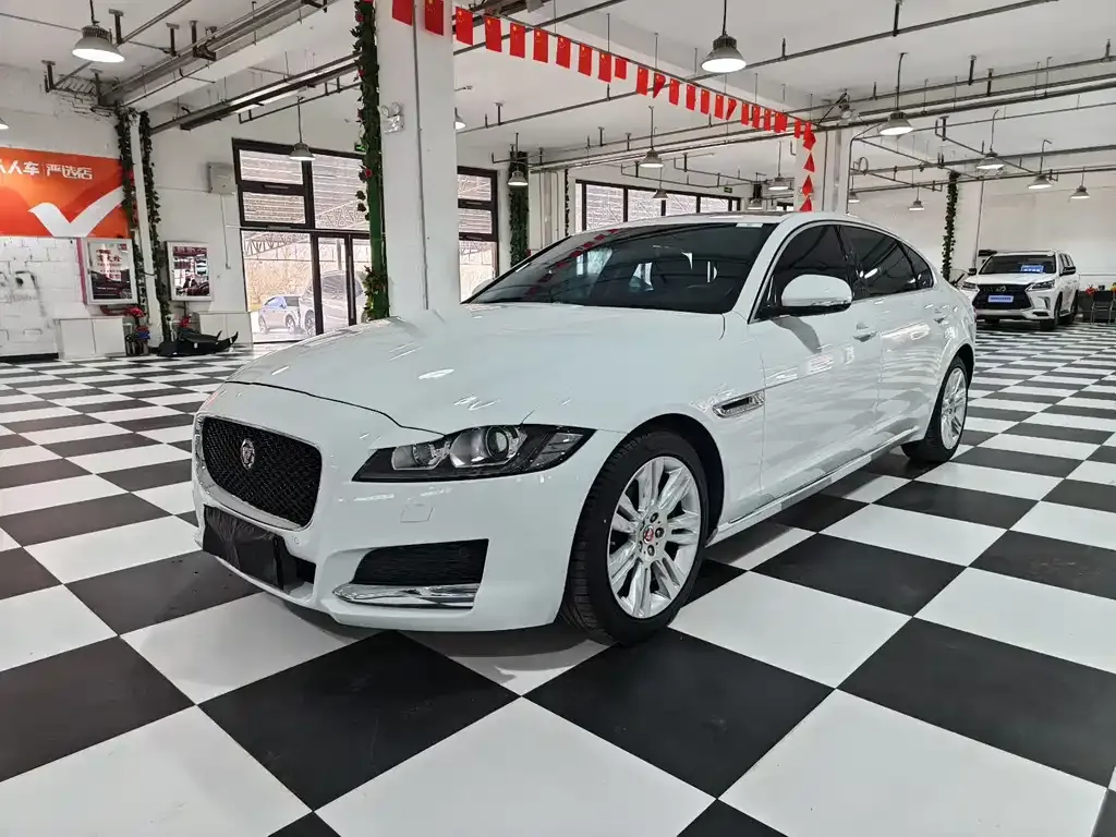 Jaguar XFL