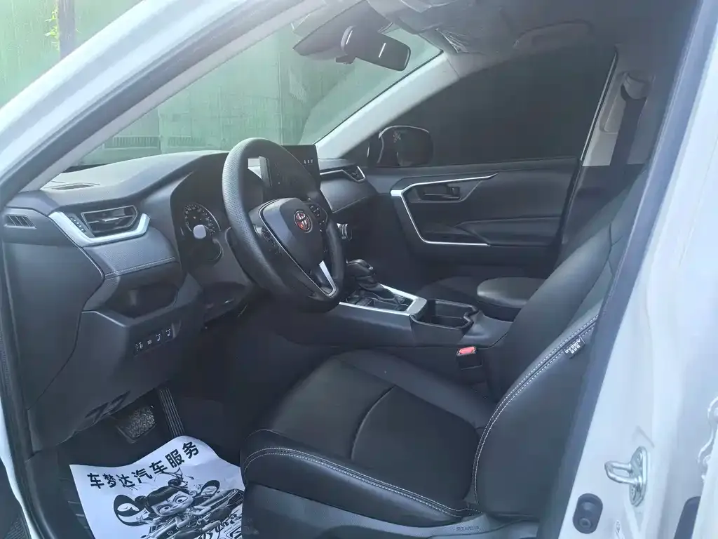 Toyota RAV4 2024 из CN, фото 3