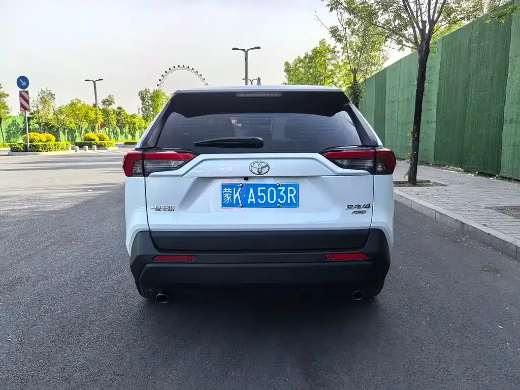 Toyota RAV4 2024 из CN, фото 8