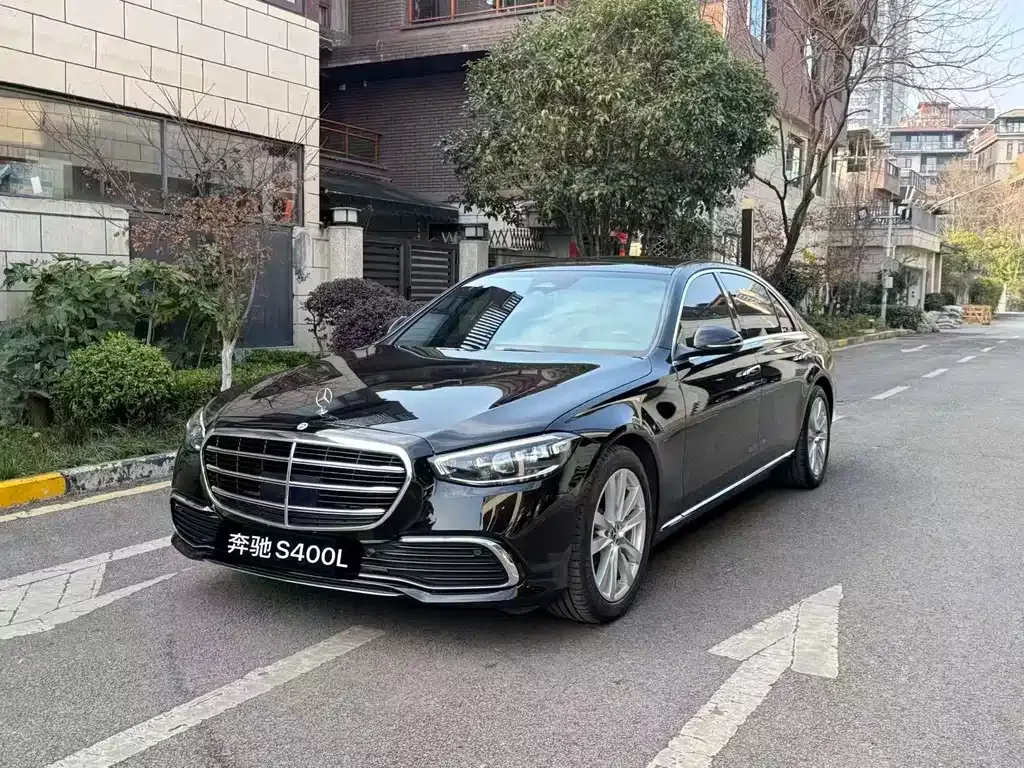 Mercedes-Benz S-Class — фото 1