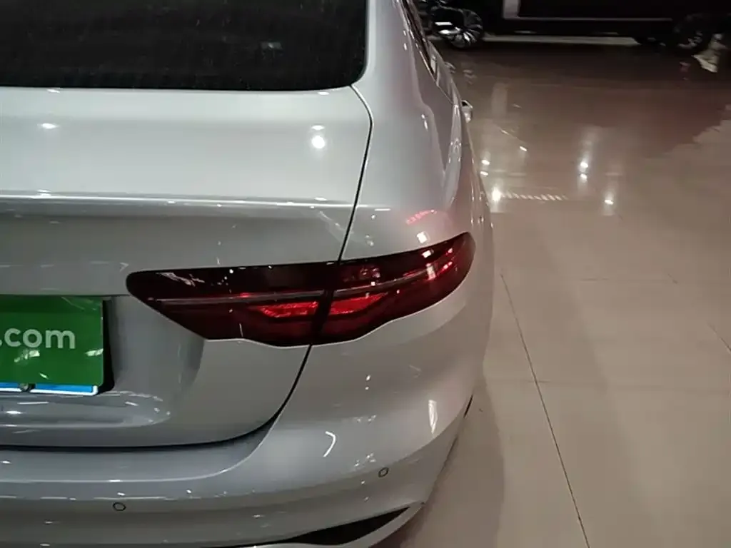 Jaguar XEL — фото 10