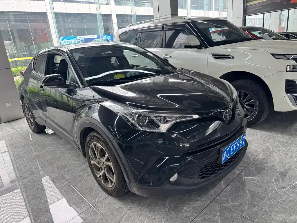 Toyota C-HR — фото 2