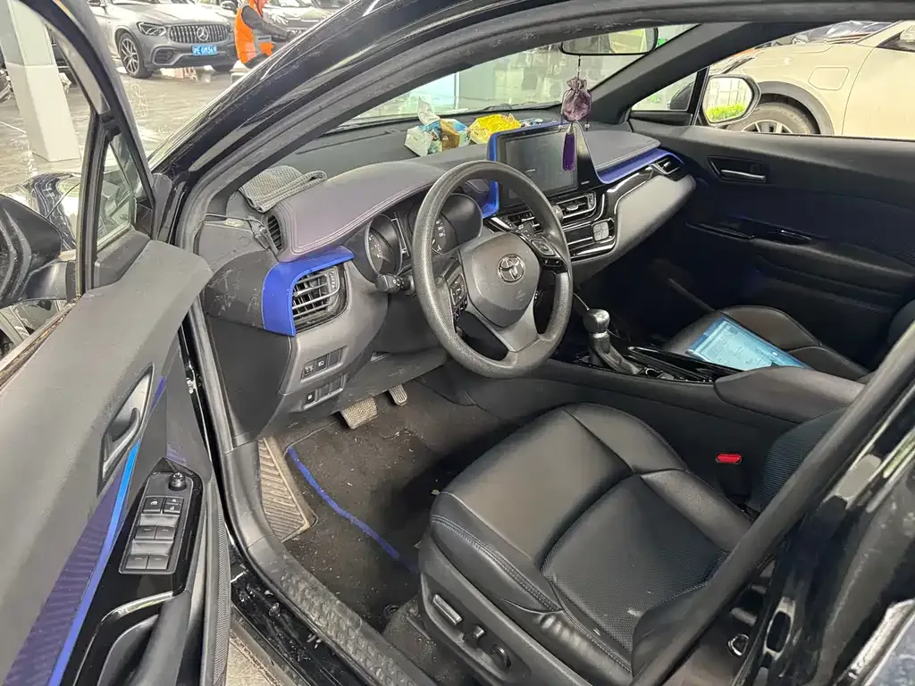 Toyota C-HR — фото 3
