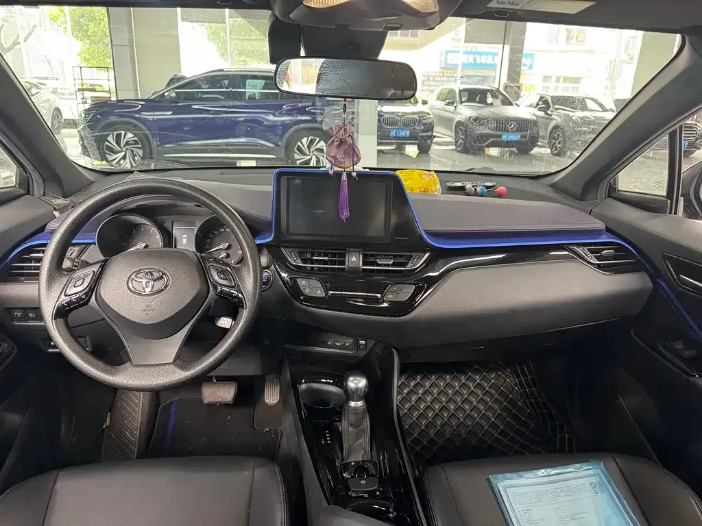 Toyota C-HR — фото 7