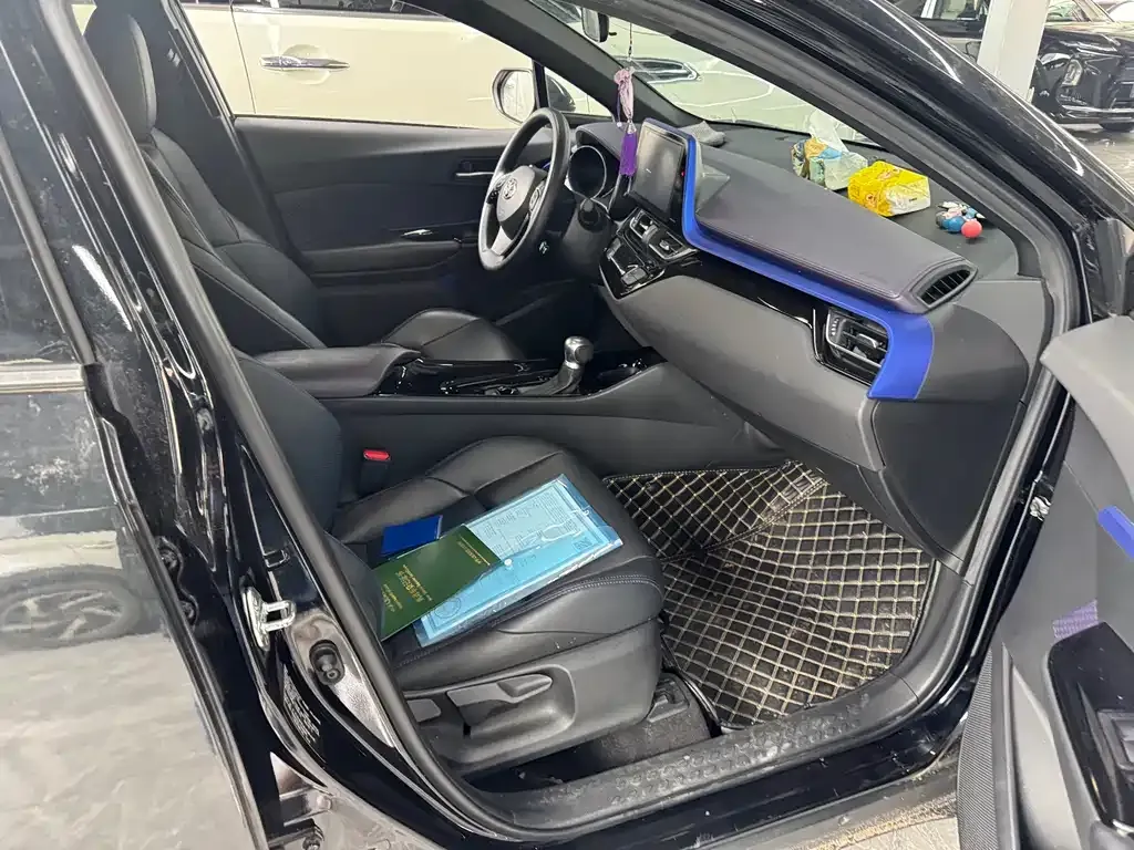 Toyota C-HR — фото 4