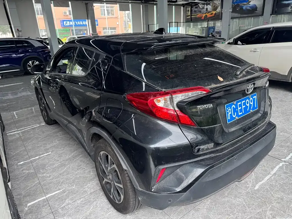 Toyota C-HR — фото 5