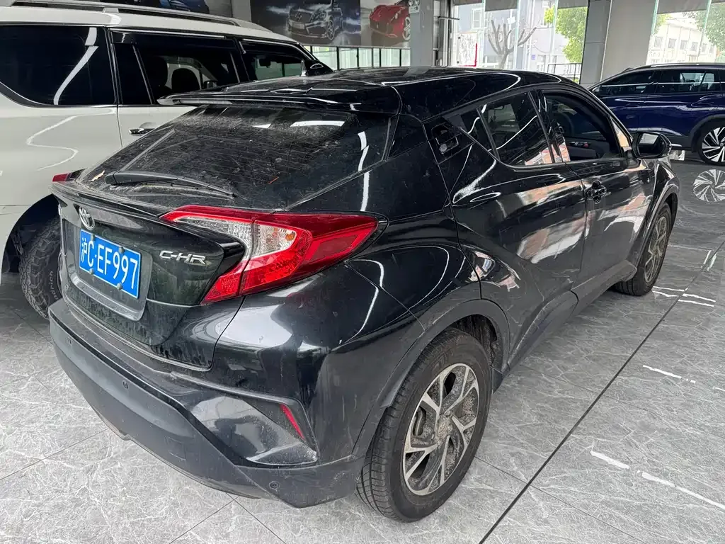 Toyota C-HR — фото 6