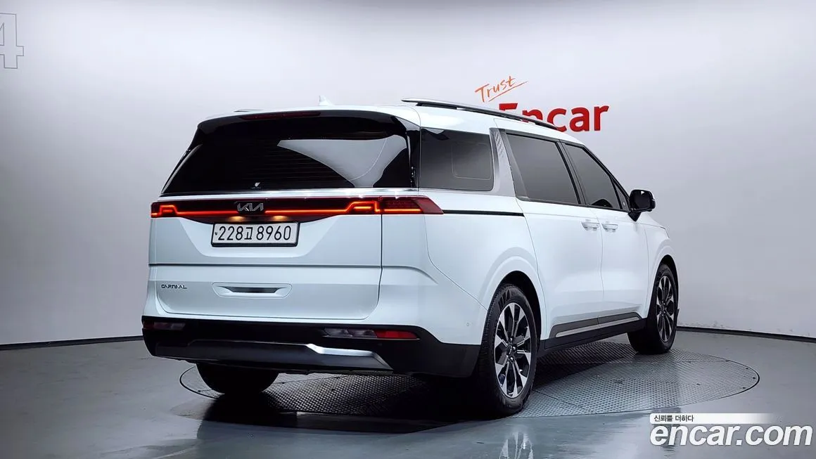 Kia Carnival — фото 2