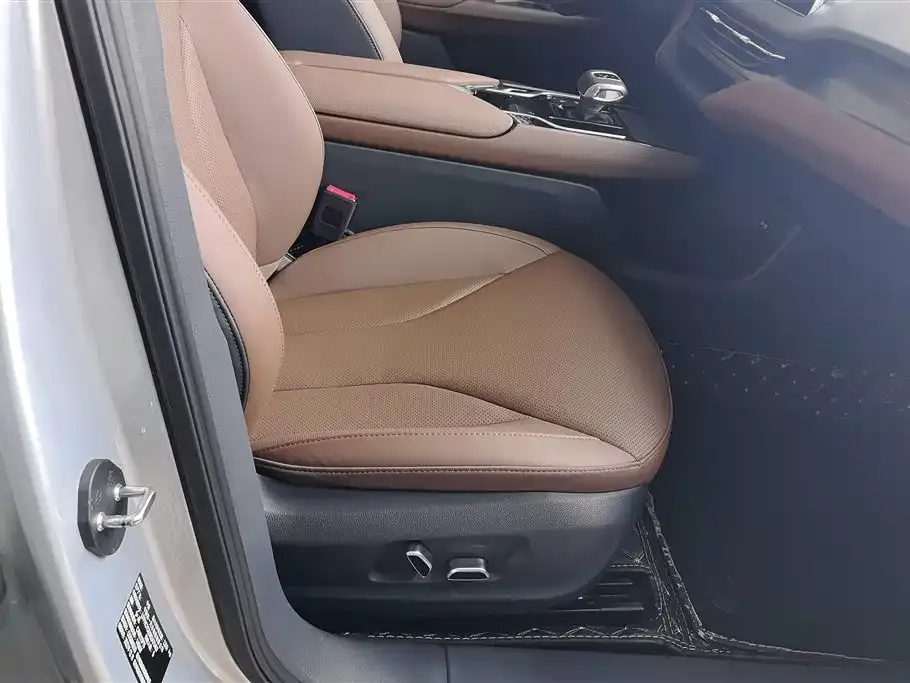 Hongqi E-QM5 2023 из CN, фото 8