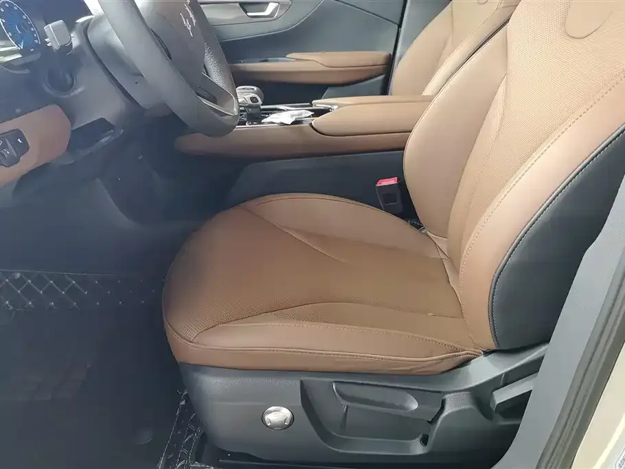 Hongqi E-QM5 2023 из CN, фото 3