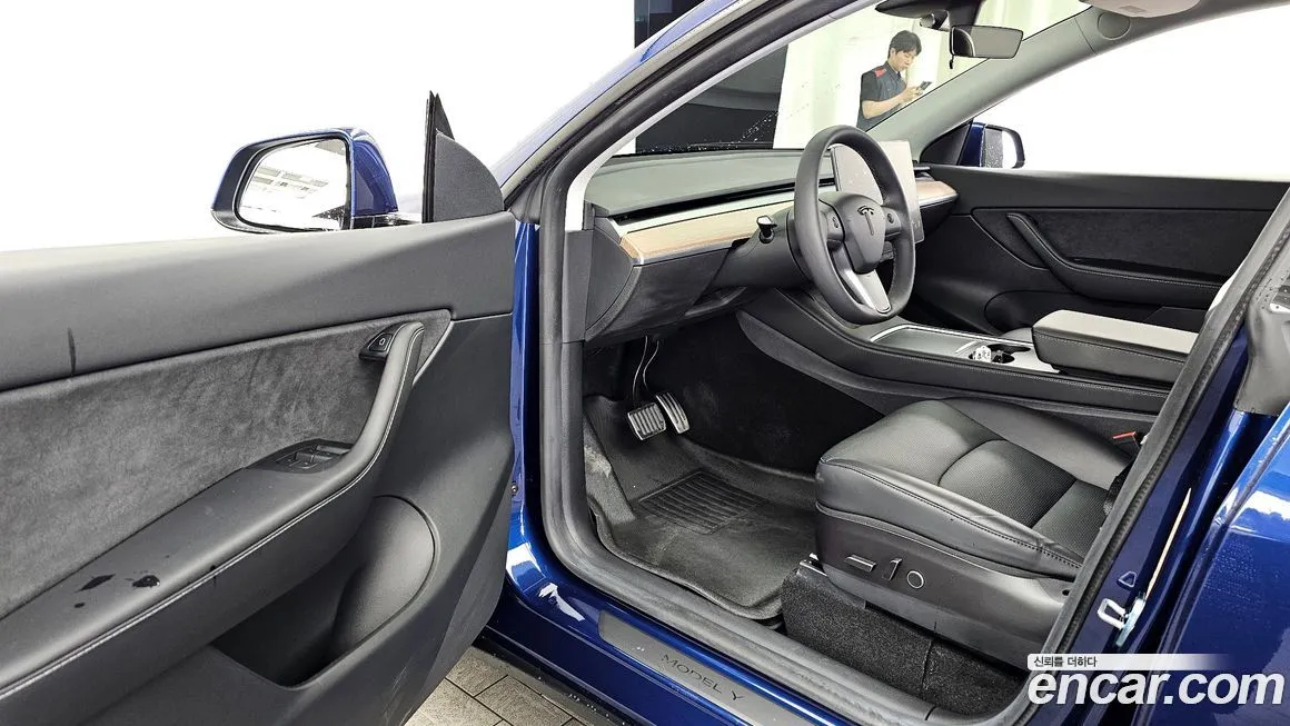 Tesla Model Y — фото 6