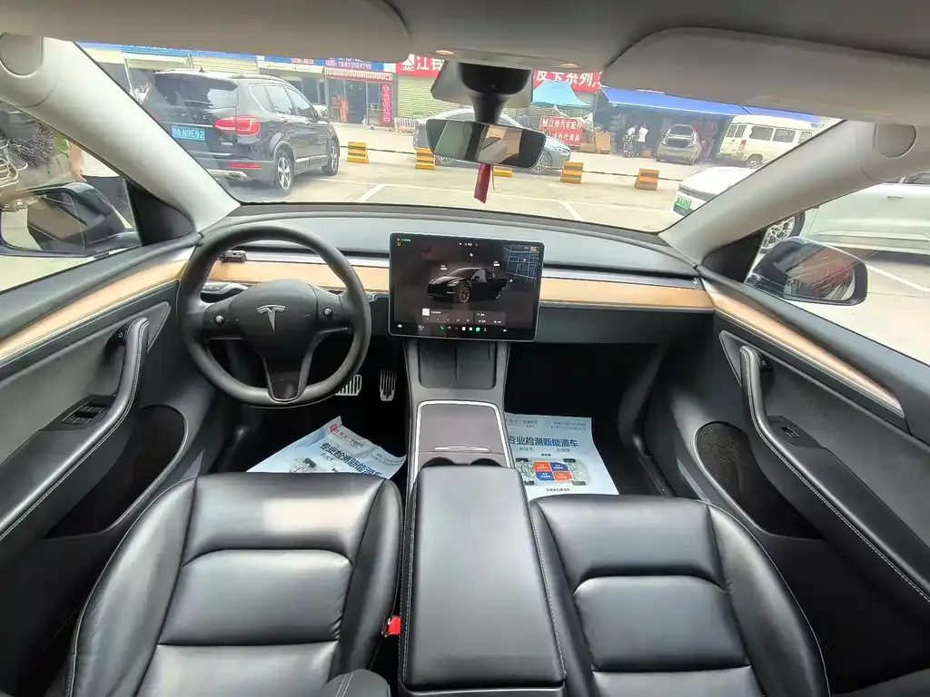Tesla Model Y — фото 4