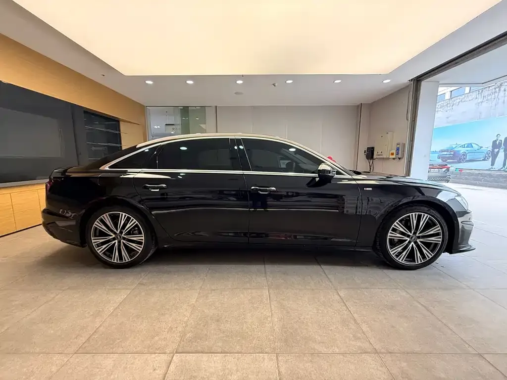 Audi A6L — фото 2