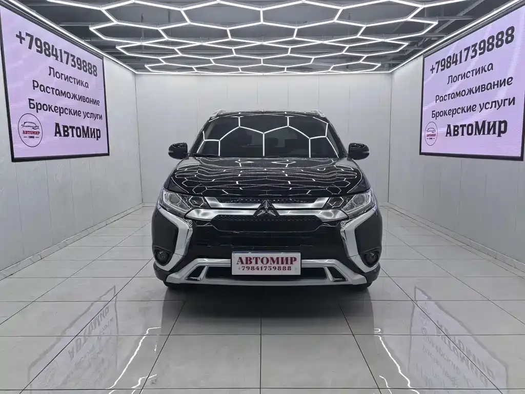 Mitsubishi Outlander — фото 9
