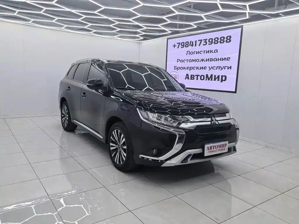 Mitsubishi Outlander — фото 8