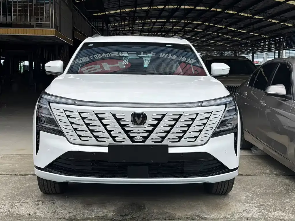Changan CS75PLUS — фото 1