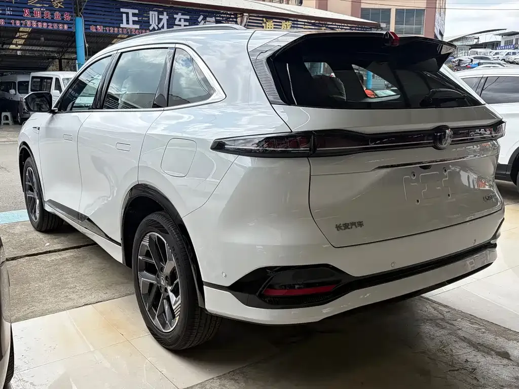 Changan CS75PLUS — фото 9