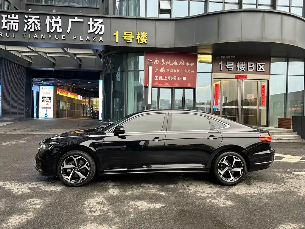 Volkswagen Passat — фото 6