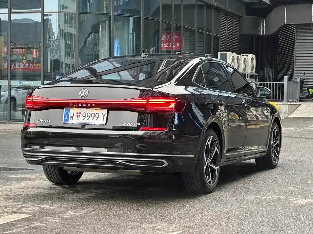 Volkswagen Passat — фото 10