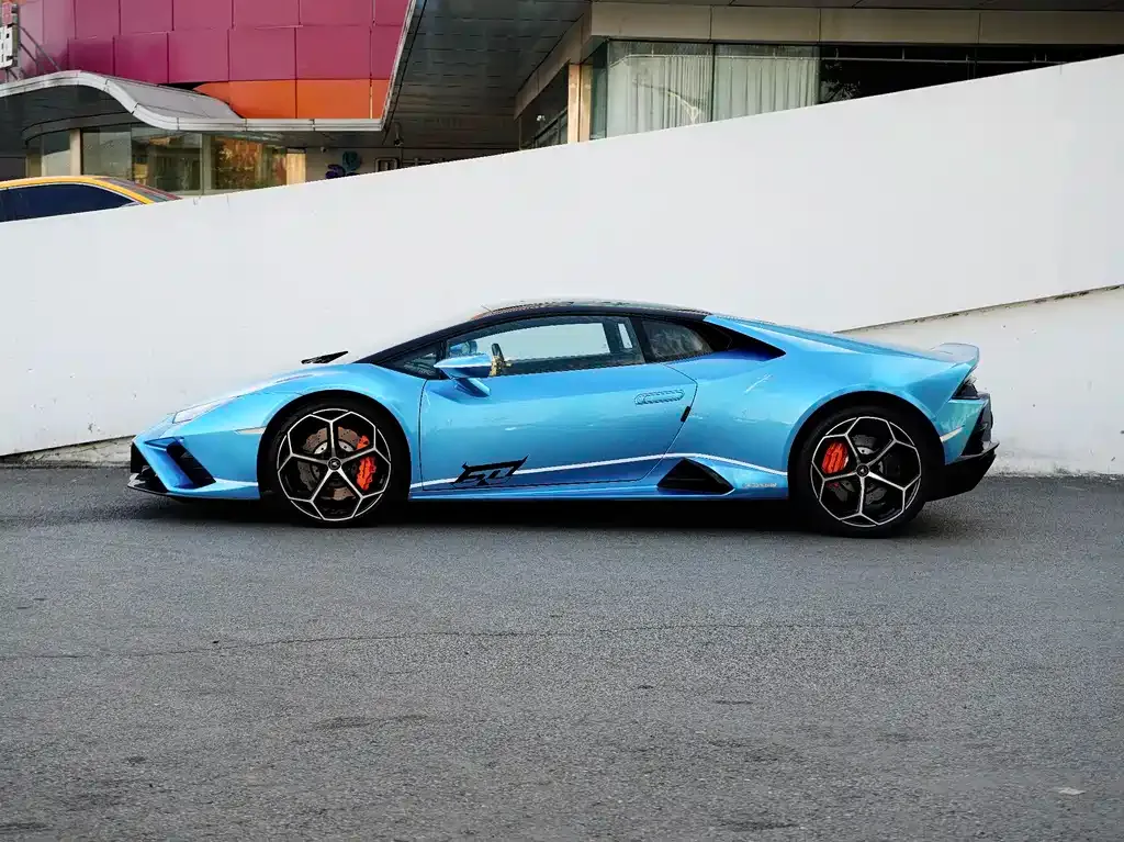 Lamborghini Huracan — фото 10