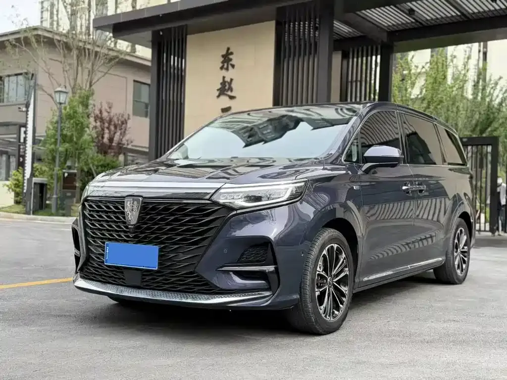 Roewe iMAX8 — фото 1