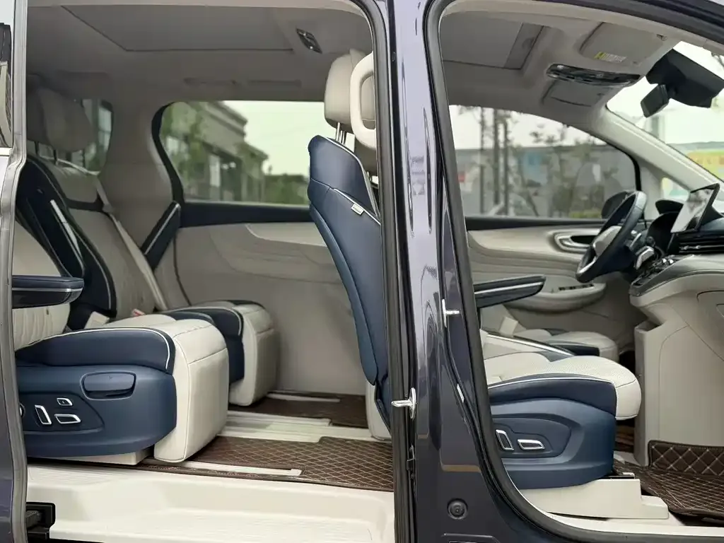 Roewe iMAX8 — фото 7