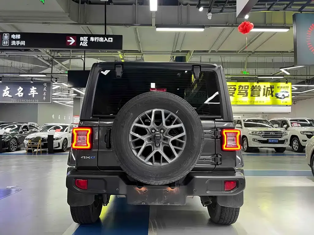 Jeep Wrangler PHEV 2021 из CN, фото 2