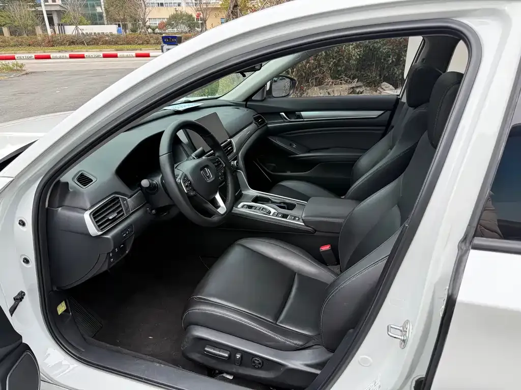 Honda Accord 2023 из CN, фото 3