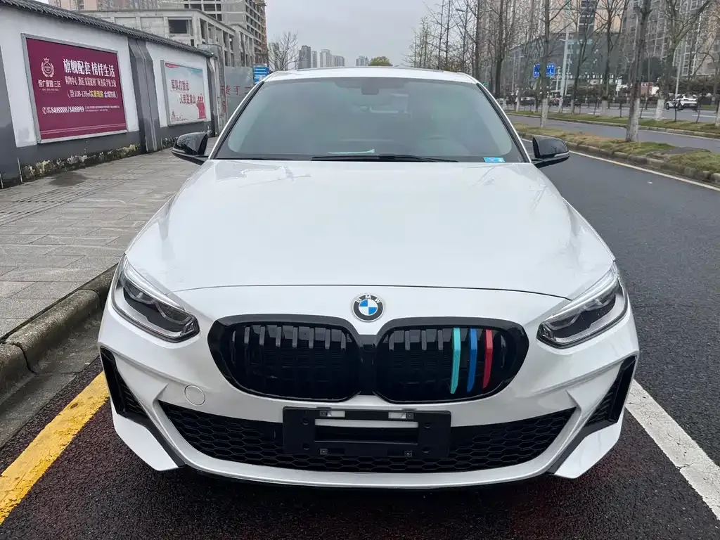 BMW 1 Series — фото 1