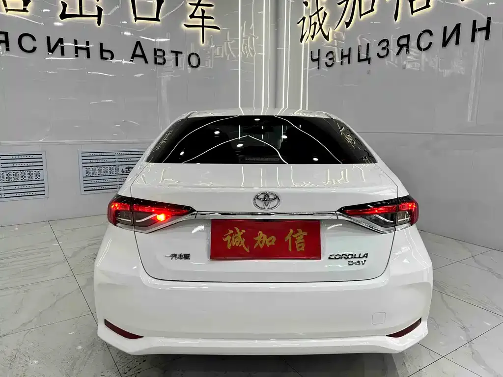 Toyota Corolla — фото 3
