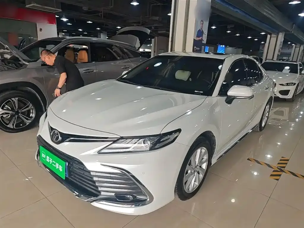 Toyota Camry 2.0G Luxury 1
