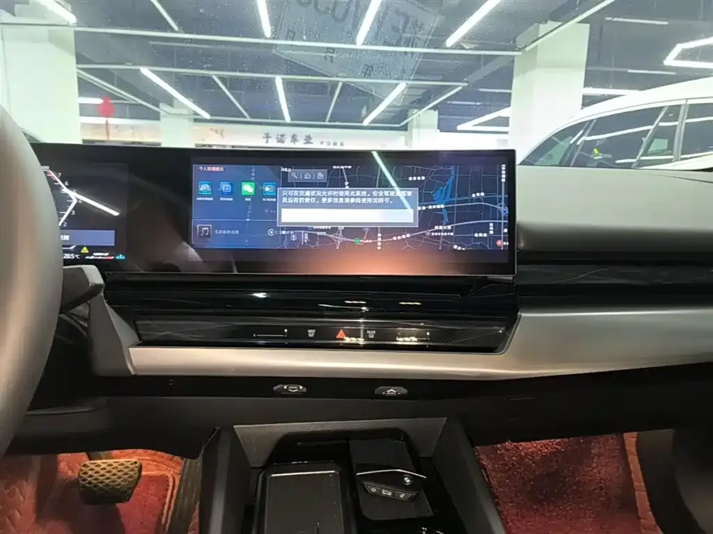 BMW 5 Series 2025 из CN, фото 9