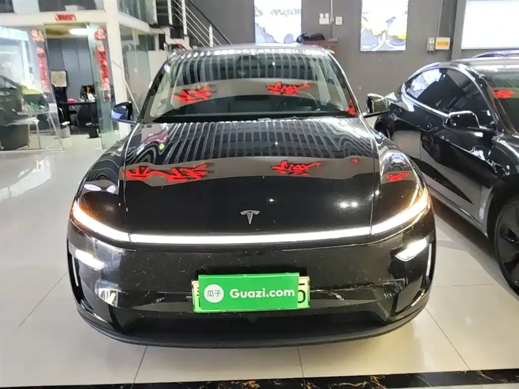 Tesla Model Y — фото 6