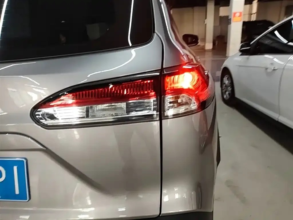 Toyota Corolla Cross — фото 2
