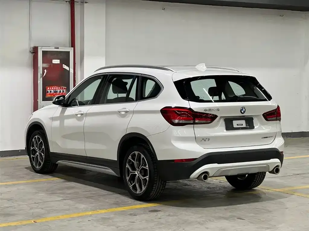 BMW X1 — фото 5
