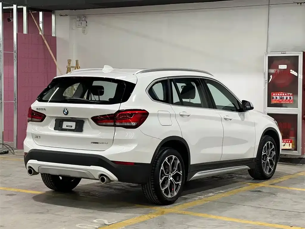 BMW X1 — фото 3