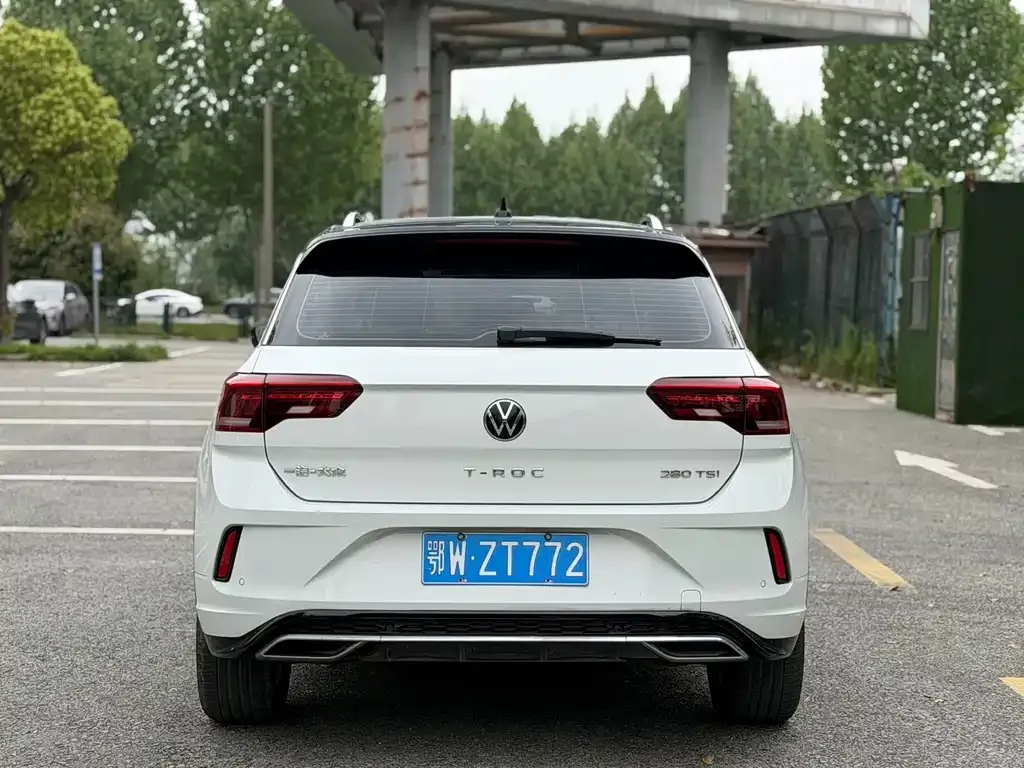 Volkswagen T-Roc — фото 2