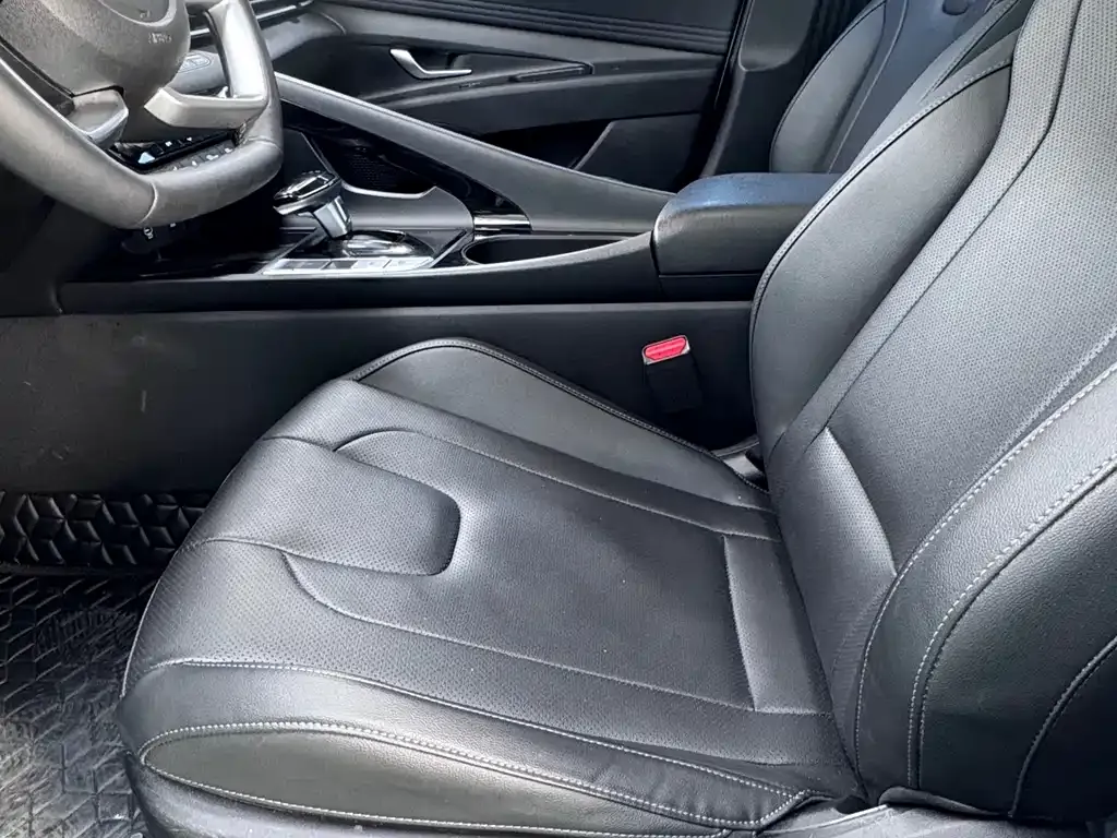 Hyundai Elantra 2023 из CN, фото 6