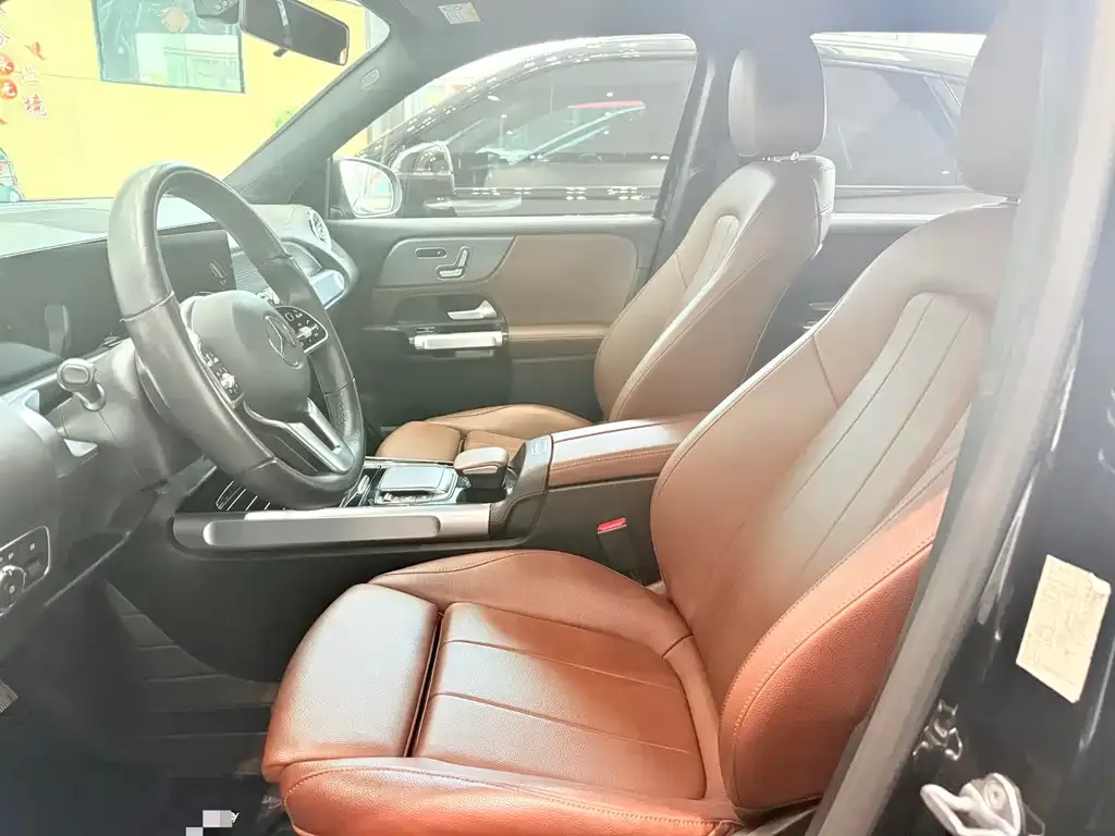 Mercedes-Benz GLB — фото 7