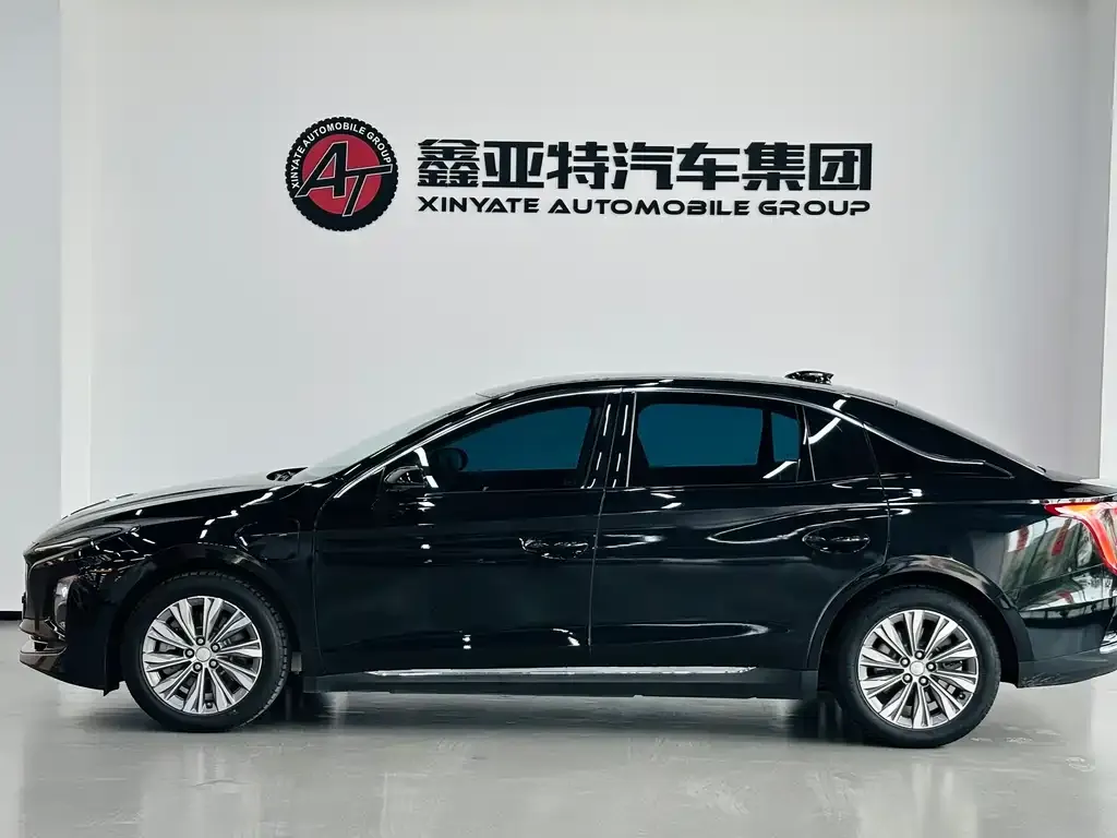 Hongqi E-QM5 — фото 4