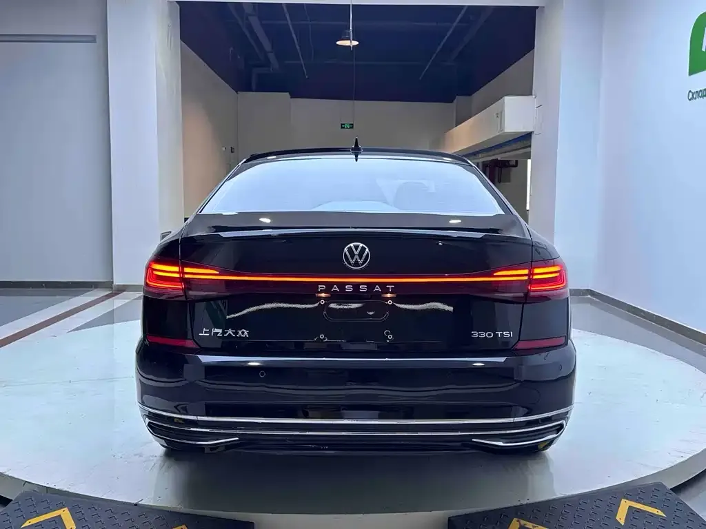 Volkswagen Passat — фото 6