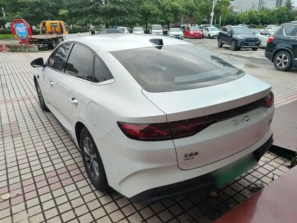 BYD Qin L — фото 9