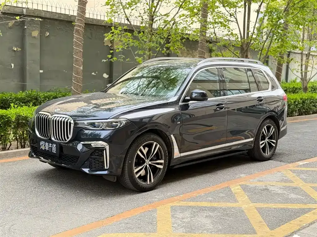 BMW X7 — фото 1