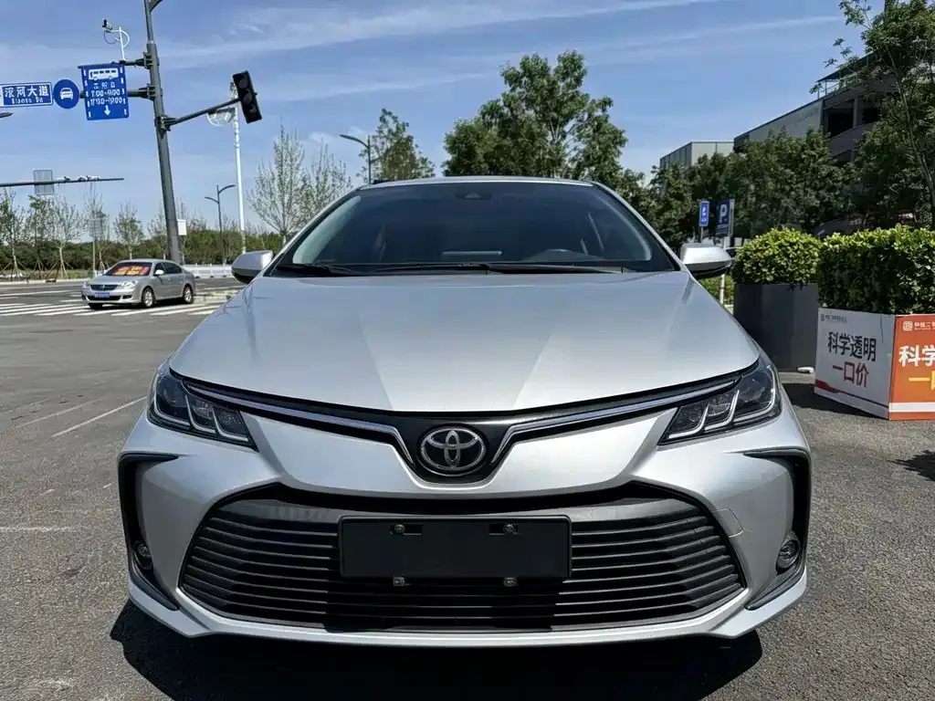 Toyota Corolla — фото 1